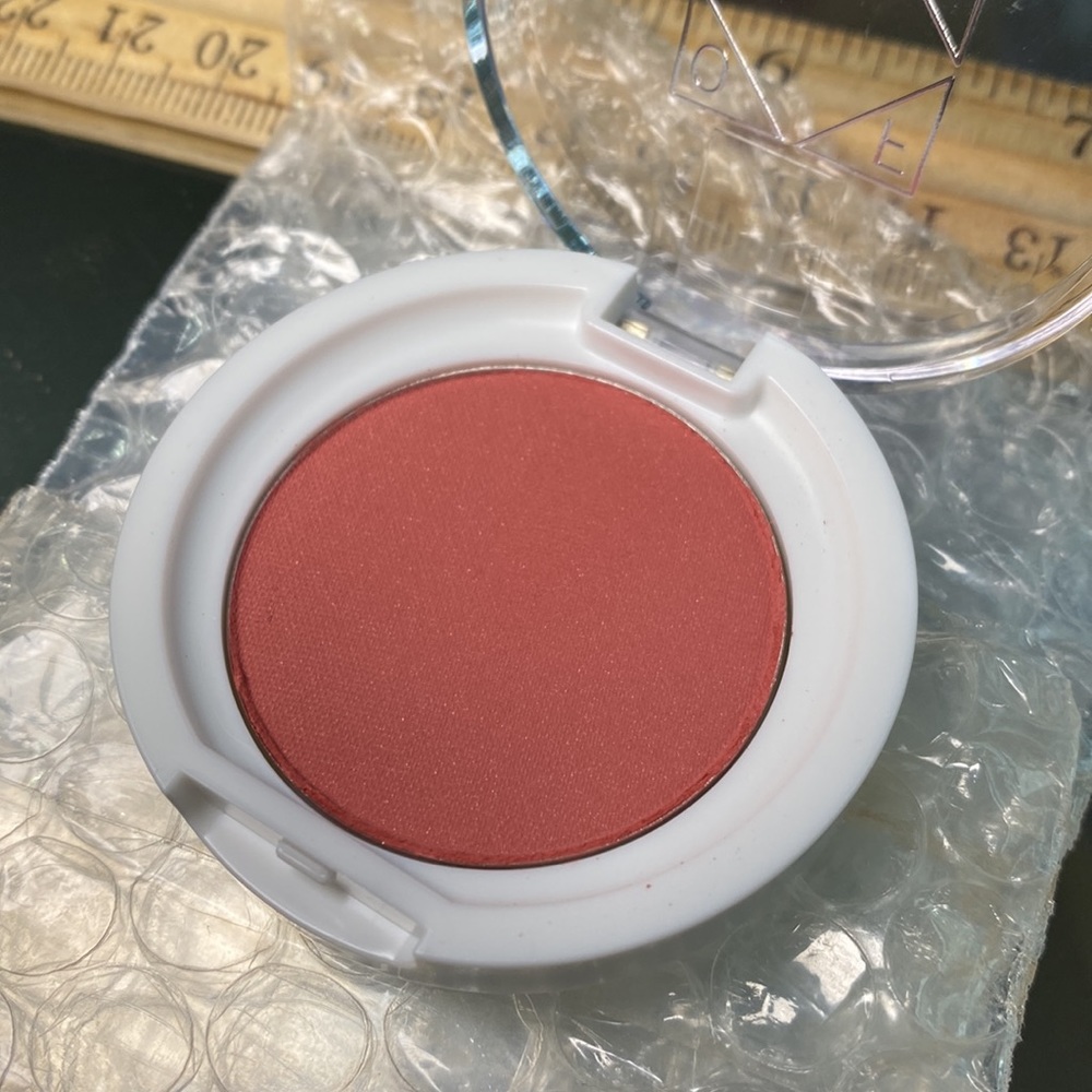 Ofra Blush in Candy Apple